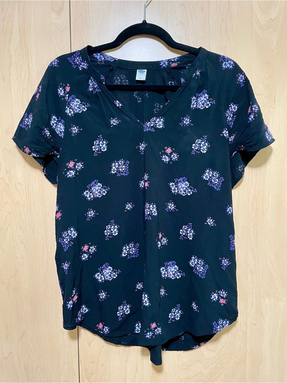 Old Navy Black Short-Sleeve V-Neck Blouse with Purple and Pink Floral